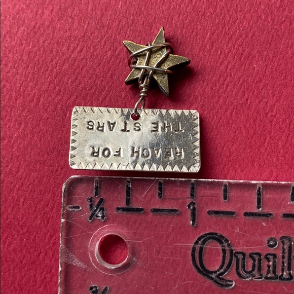Silver Pin Reach for the Stars ✨ - Picture 5 of 5